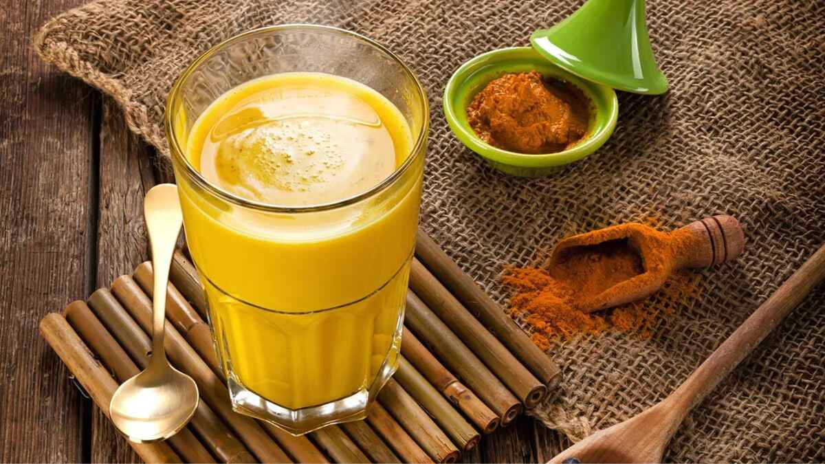 Turmeric Milk for Acidity